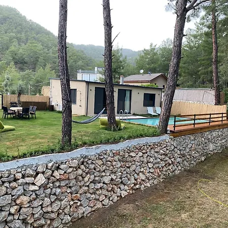 빌라 Misa 페티예